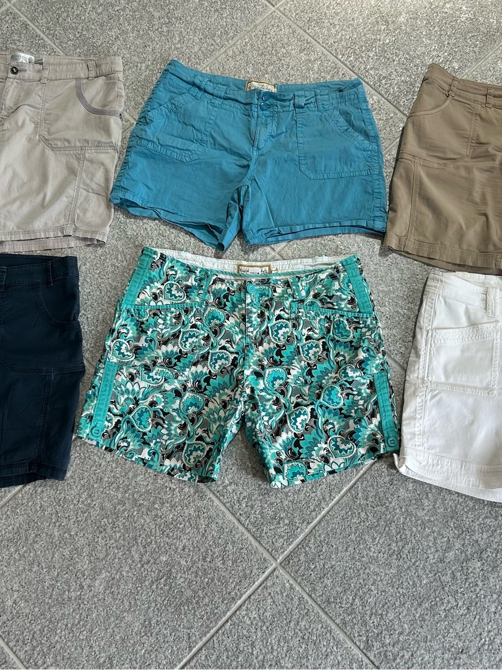 Lot Of 6 Aventura Shorts All Women Size 16 Mix Of Colors Great Deal EUC